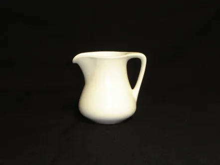 CHINAWARE CREAMER  1 e040_creamer1