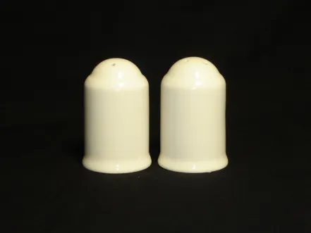 CHINAWARE SALT & PAPER SHAKER 1 e301_saltpepper1